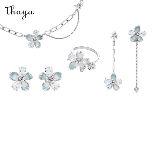 Thaya Cerulean Floral Gradient Set